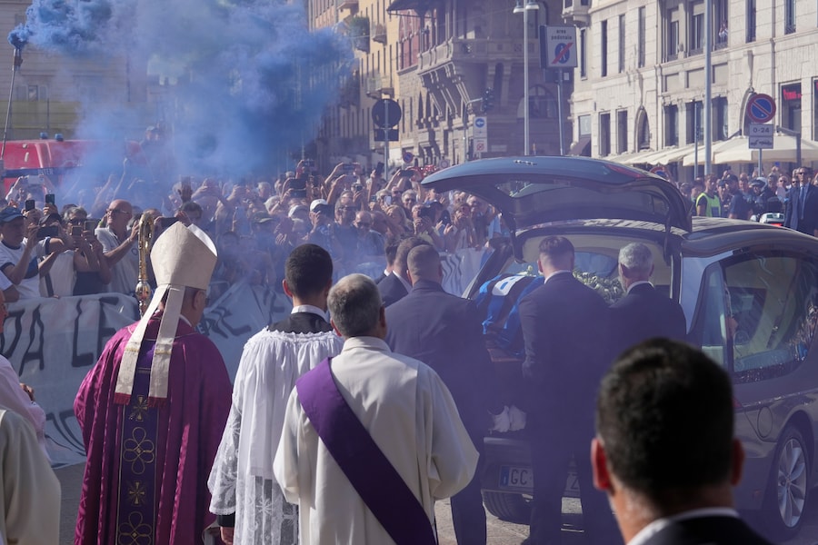 Funerali di Sandro Mazzola presso la Basilica di Sant'Ambrogio, Milano (Italy) September 21 2026 (Photo Claudio Furlan/LaPresse) Sandro Mazzola's funeral at the Basilica of Sant'Ambrogio, Milan (Italy), September 21, 2026 (Photo by Claudio Furlan/LaPresse) (LAPRESSE)