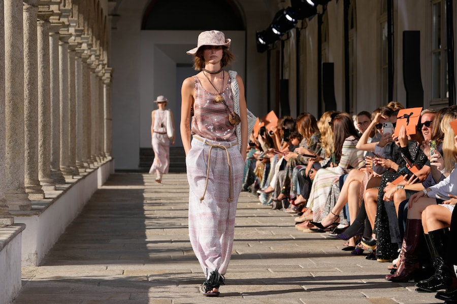 A model wears a creation part of the Missoni women's Spring-Summer 2027 collection, presented in Milan, Italy, Wednesday, Sept. 23, 2026. (AP Photo/Luca Bruno) (APN)