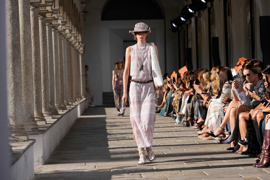 A model wears a creation part of the Missoni women's Spring-Summer 2027 collection, presented in Milan, Italy, Wednesday, Sept. 23, 2026. (AP Photo/Luca Bruno) (APN)