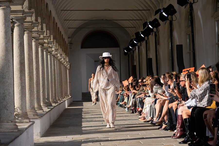 A model wears a creation part of the Missoni women's Spring-Summer 2027 collection, presented in Milan, Italy, Wednesday, Sept. 23, 2026. (AP Photo/Luca Bruno) (APN)
