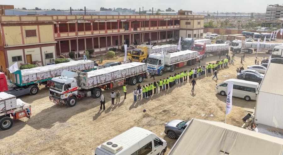 La partenza di 780 tonnellate di aiuti per Gaza dal Cairo, 29 ottobe 2026. ANSA/FONDO GOVERNATIVO EGIZIANO + (ANSA)