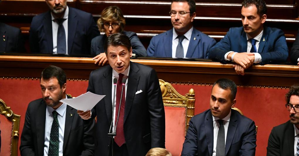 I ministri e vicepremier Luigi Di Maio e Matteo Salvini e il presidente del Consiglio Giuseppe Conte (Ansa) 