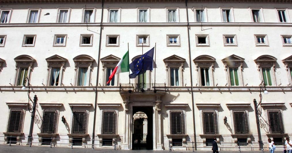(Carino Carlo)
