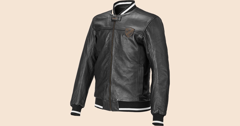 Abbigliamento / Triumph- McQueen - Il Sole 24 ORE