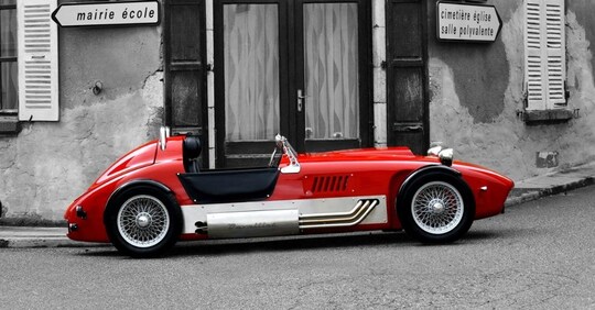 Devalliet, il più noto fra i costruttori di piccole serie ...