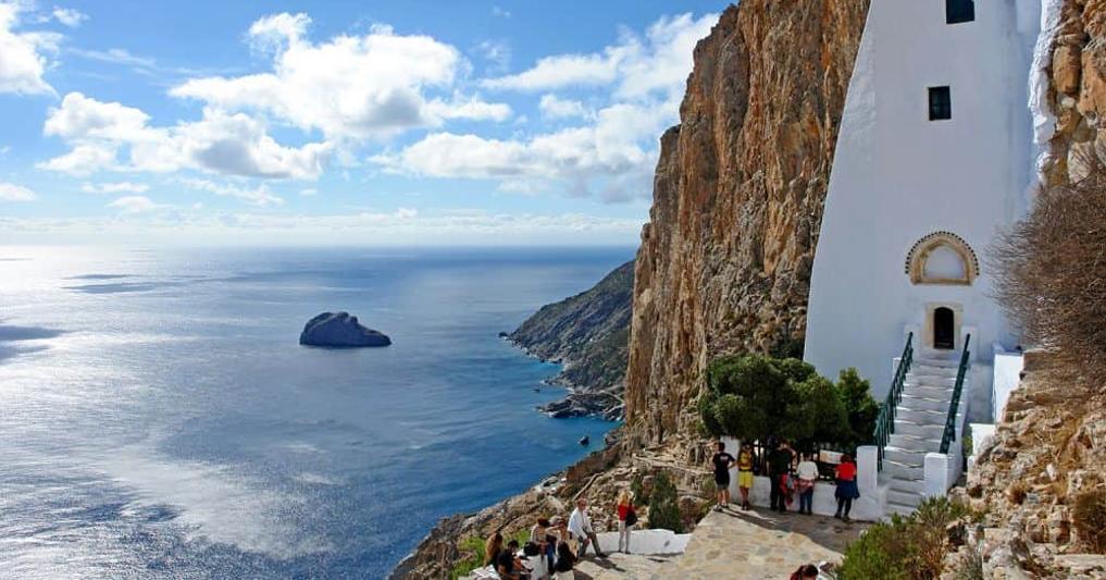 L’antico Monastero della Panagia Hozoviotissa di Amorgos 