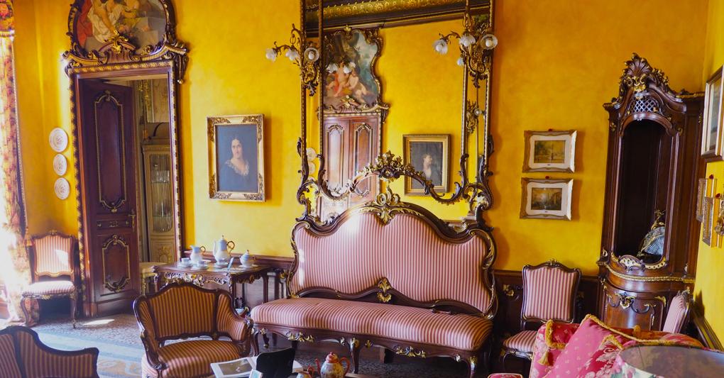 Uno dei saloni di Palazzo Montanaro 