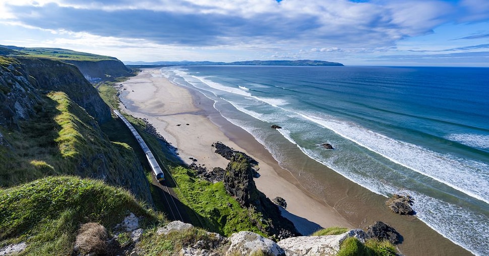 Dalla vibrante Belfast alla contea di Kerry: 12 tappe per scoprire l’Irlanda in treno Dalla vibrante Belfast alla contea di Kerry: 12 tappe per scoprire l’Irlanda in treno