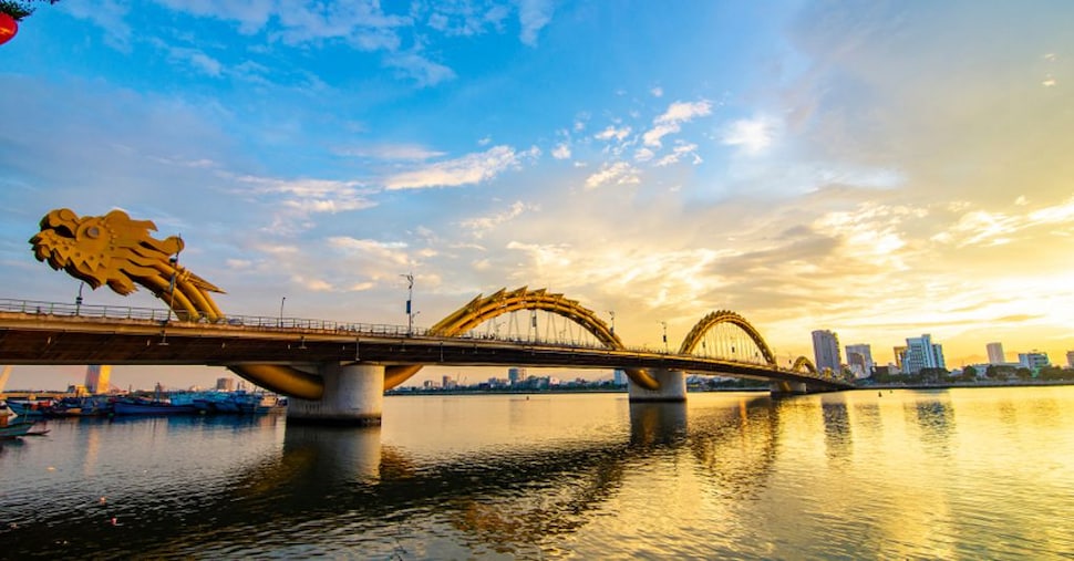 Cartoline dal Vietnam tra giovani entusiasmi e antiche tradizioni