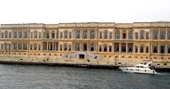 Dream places where you can be queen and king for at least one night ...