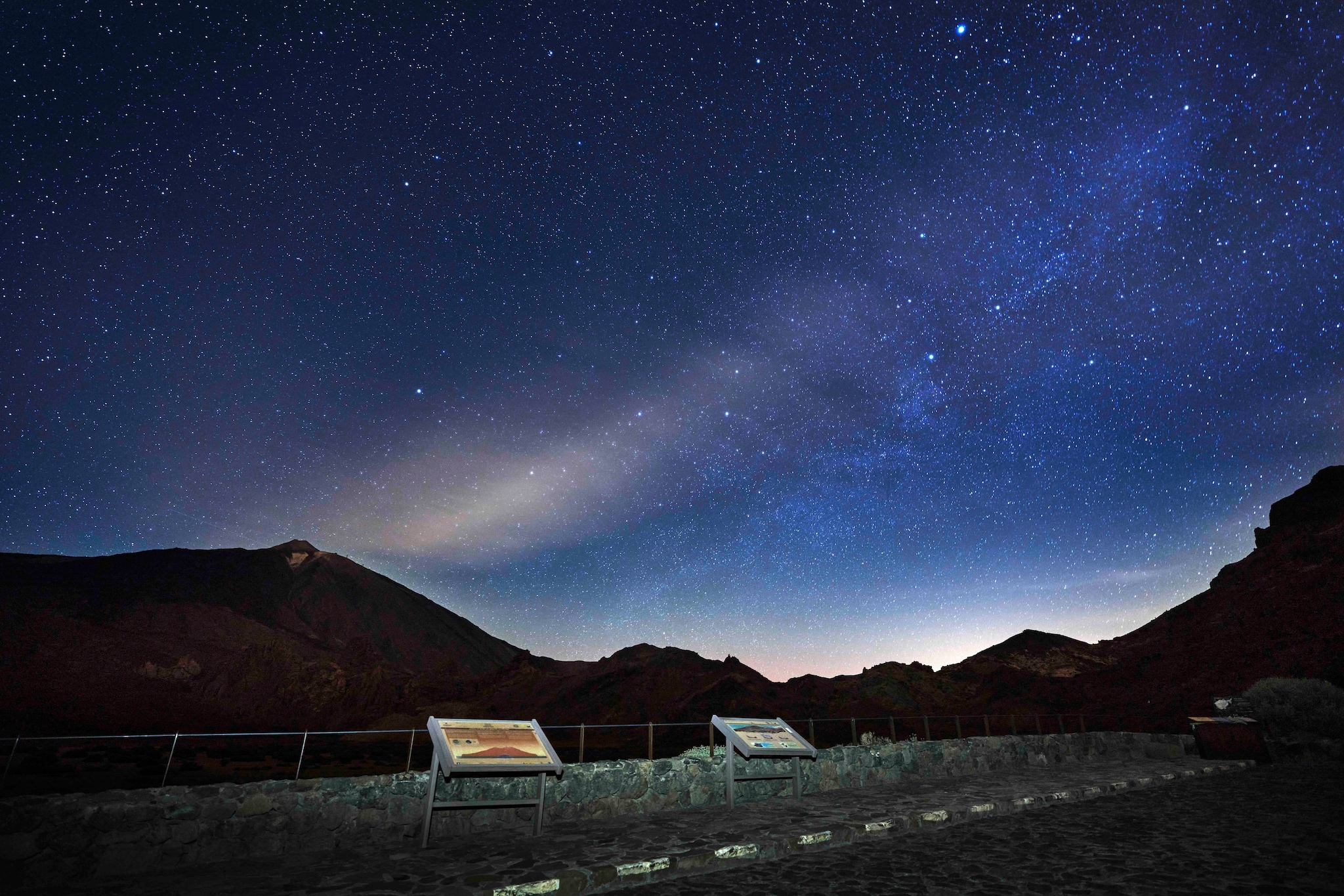 Alle Canarie per un abbraccio con l’Atlantico sotto un cielo di stelle Alle Canarie per un abbraccio con l’Atlantico sotto un cielo di stelle
