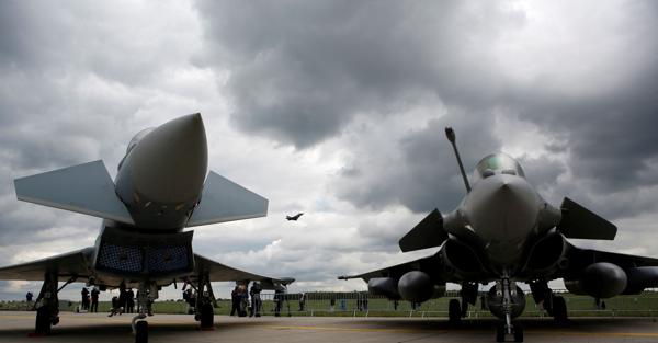 Un Eurofighter Typhoon e un  Dassault Rafale (Reuters) 