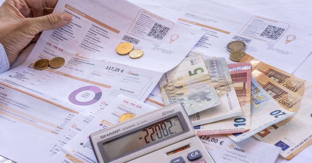 Oltre 760.000 potenziali nuovi poveri per lo shock energetico (foto imagoeconomica) 