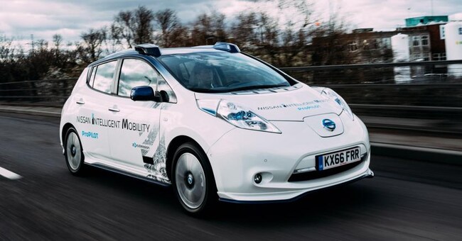 Una Nissan Serena dotata di tecnologia ProPILOT 