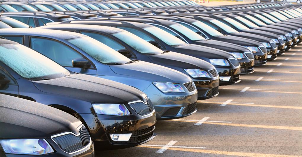 https://i2.res.24o.it/images2010/Editrice/ILSOLE24ORE/ILSOLE24ORE/Online/Immagini/Dossier/Motori/2022/05/Ritagli/AdobeStock_70841051-industria-auto-piazzale-U4012847873516NG--1020x533@IlSole24Ore-Web.jpeg