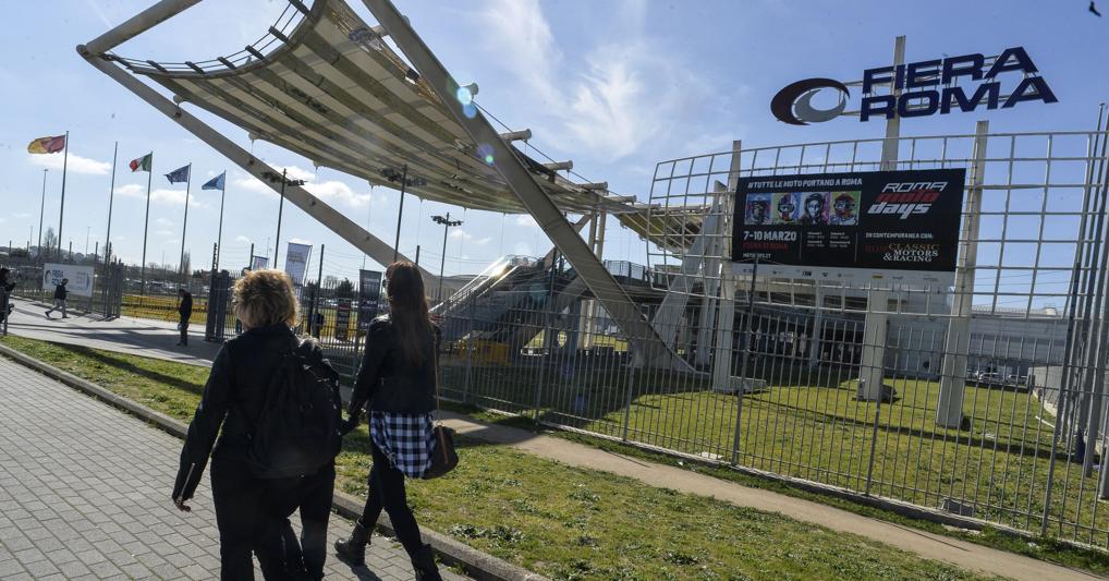 Polo fieristico.  La Fiera di Roma si trova sulla via Portuense, lungo la direttrice che collega la capitale con l'aeroporto di Fiumicino 