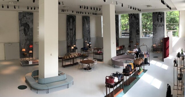 A Milano. Zanellato  produce in Veneto ma ha un grande showroom nella capitale della moda, dove si incontrano buyer da tutto il mondo 