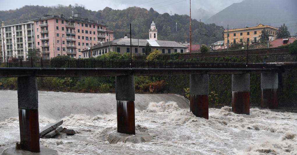 Danni causati dalla  cattive condizioni meteo (Ansa) 