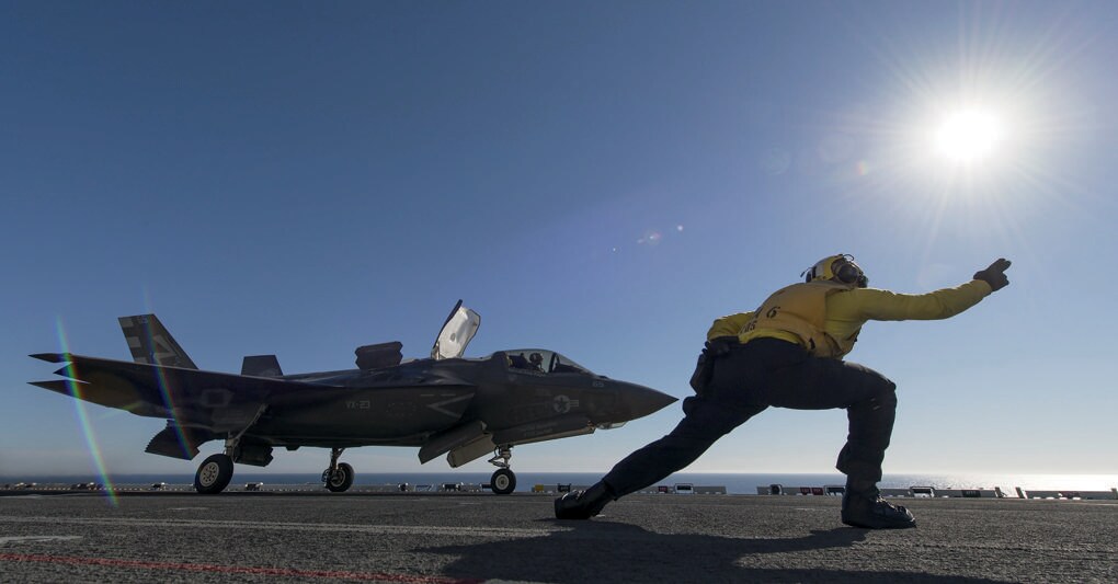 All’interno di uno degli hangar della Vitrociset a Capo San Lorenzo (in provincia di Cagliari) si costruiscono i carrelli (Carts) per il supporto logistico dei velivoli F-35 di Lockheed Martin (in foto) 