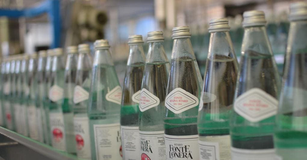 Con le nuove bottiglie in vetro a rendere Fonte Regina Staro e Fonte Lonera il gruppo prevede di superare nel corso di quest'anno la soglia dei 25 milioni tra bottiglie in vetro e cartone riciclabile 