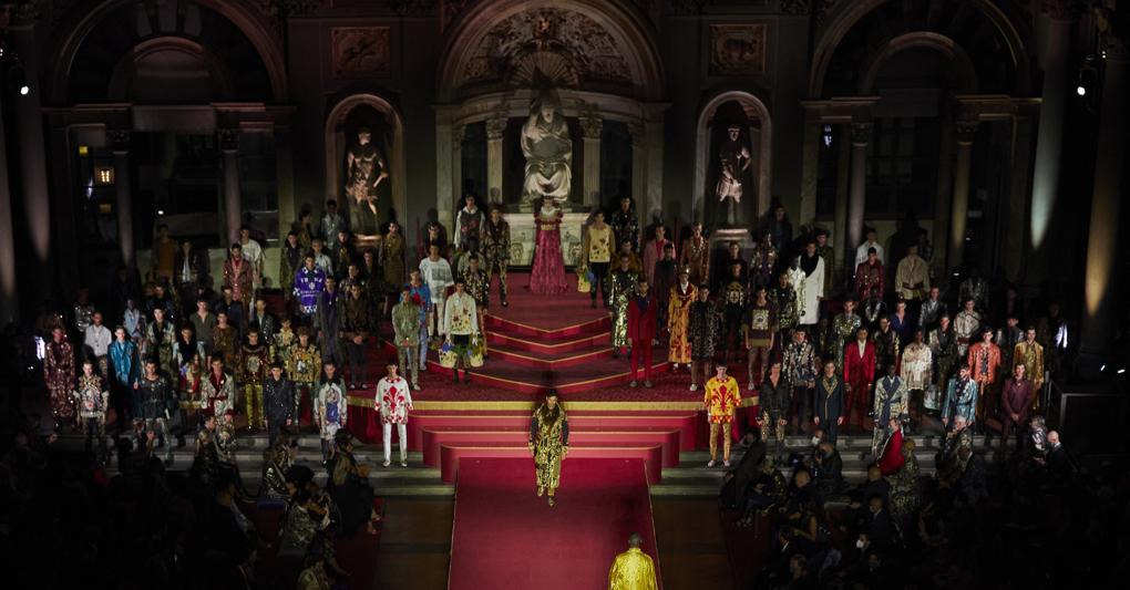 La sfilata di alta sartoria a Palazzo Vecchio 