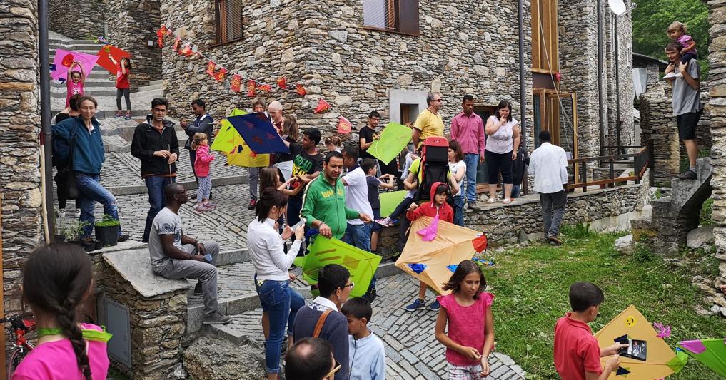 A Ostana il processo  di riqualificazione del paese  è iniziato  negli anni 80 quando erano rimasti solo 5 abitanti 
