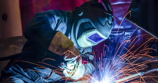  Le aziende cercano addetti alla produzione meccanica, CNC e saldatori