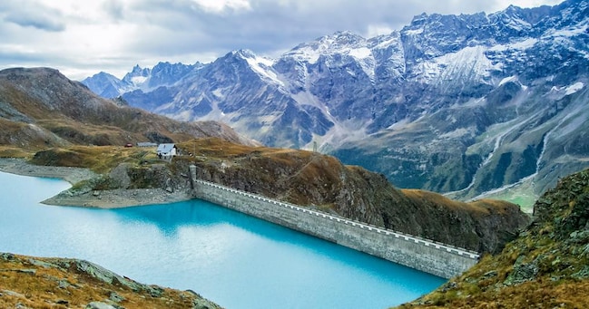  L’invaso del Goillet, a 2.527 metri di quota sopra Cervinia. È entrato in servizio nel 1952