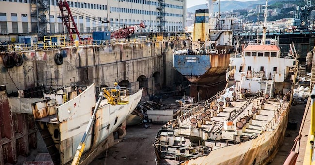 Elenco europeo. San Giorgio del Porto è l’unico cantiere italiano iscritto all’elenco europeo dei demolitori, nato per contrastare il fenomeno delle navi smantellate senza alcuna regola in India, Pakistan e Bangladesh