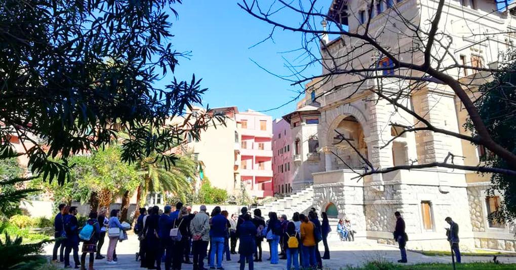 La visita. Una delle visite guidate, in questo caso al Villino Florio di Palermo sopravvissutto alla distruzione, organizzata dalla cooperativa Terradamare 