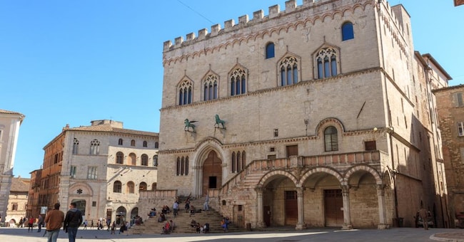 Il comune riorganizza gli uffici per risparmiare sulla bolletta
