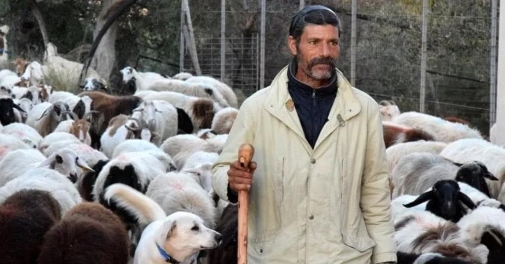 Il tracciato.Il progetto incrocia tra l’altro la casa del pastore Vincenzo Guglielmi e la stalla delle sue 150 pecore. Guglielmi: «Non posso lasciare da un giorno all’altro» 