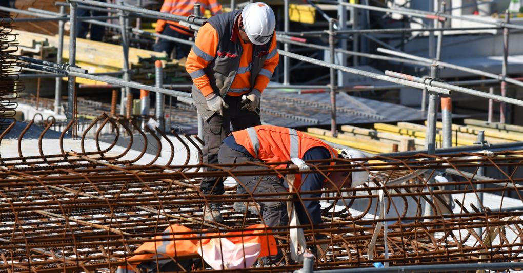 I più gettonati.Il mercato del lavoro cerca - senza trovarli - fabbri ferraI, operati addetti  alle rifiniture delle costruzioni, saldatori, lattonieri, montatori di carpenteria 