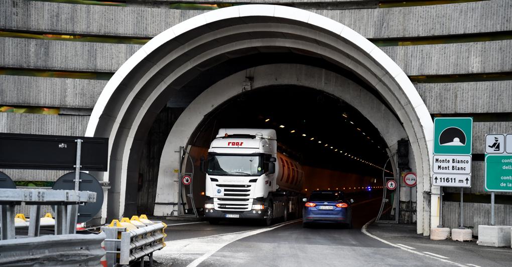 Sotto esame. Il traforo del Monte Bianco sta per essere sottoposto a un lungo ciclo di lavori di manutenzione ed è al centro di negoziati per l'eventuale raddoppio 