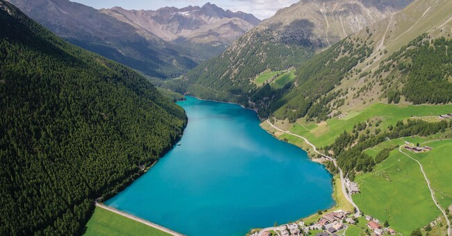 Il lago artificiale di Vernago in Val Senales