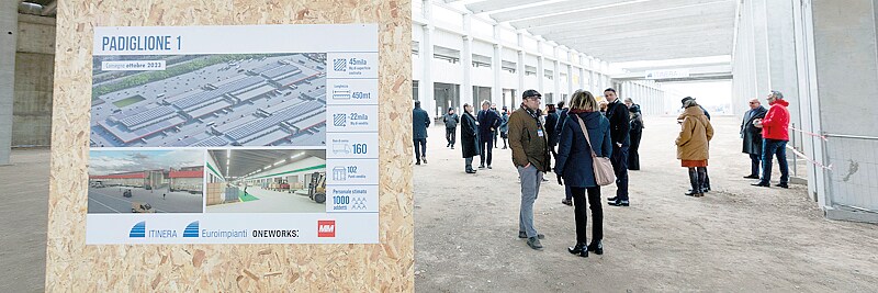 La manodopera.  All'ortomercato lavorano 5mila persone, tra facchini, commercianti e venditori, e 400 operatori societari 