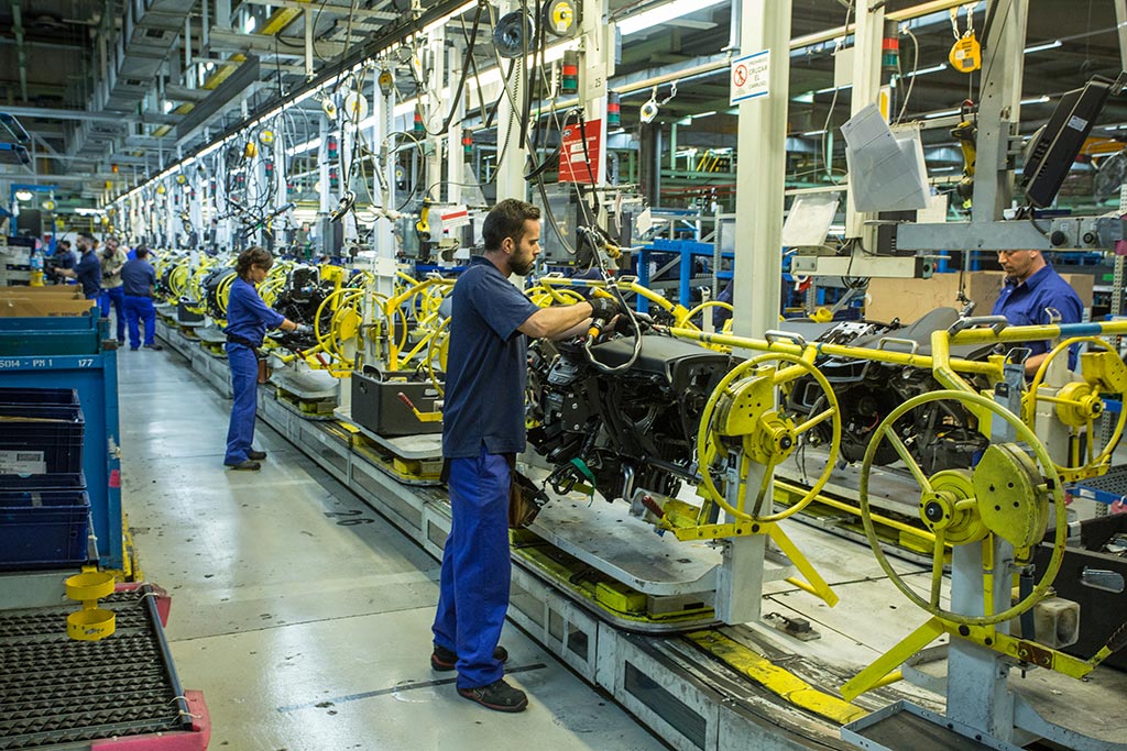 Nuovi fronti. Rischiano di pagare il prezzo più alto della crisi i settori direttamente interessati dalla transizione green come la componentistica metalmeccanica.  