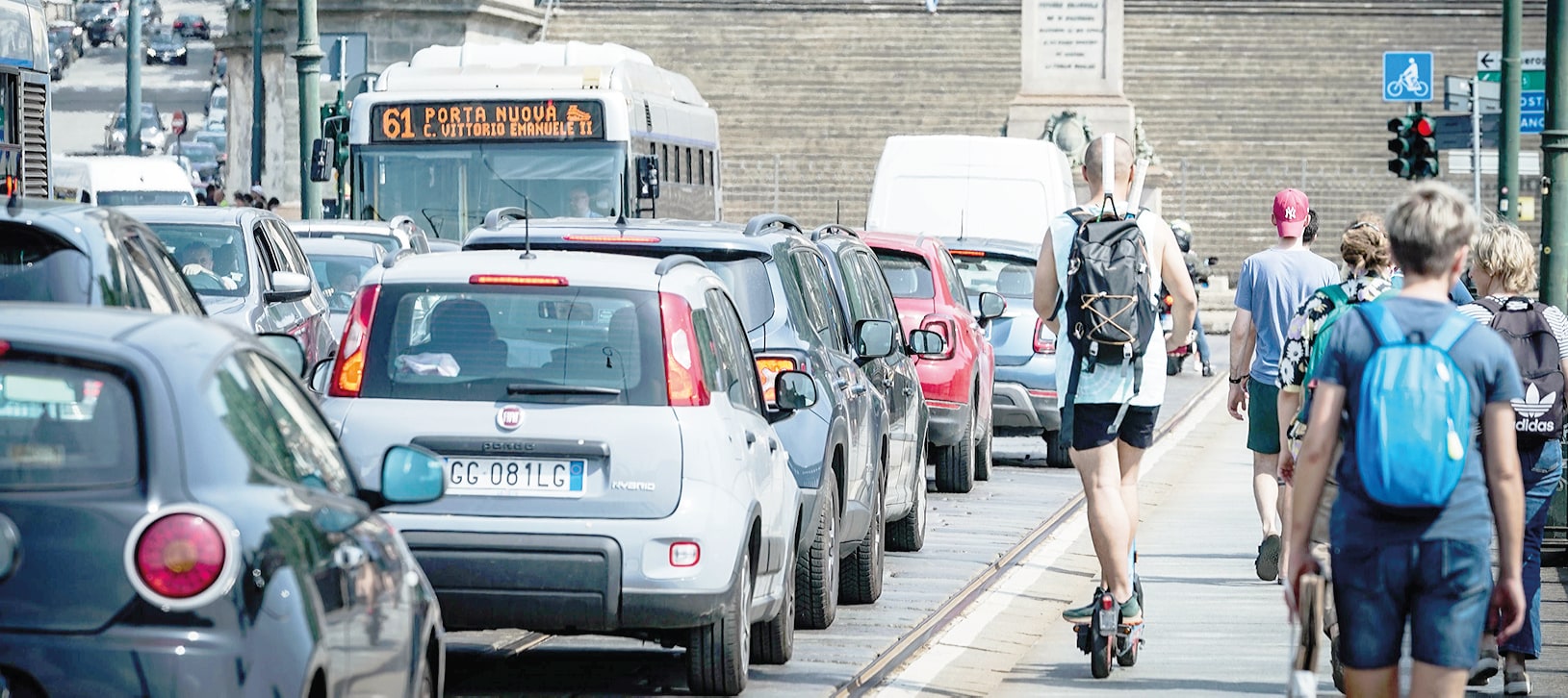 Miglioramento. Gli ossidi di azoto sono ancora un problema per l'area di Torino anche se la concentrazione è passata da 60 a 40 microgrammi a metro cubo (media annuale)  