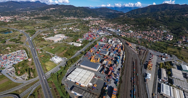 Innovazione. Nel retroporto di Santo Stefano Magra gli operatori logistici hanno investito, negli anni, decine di milioni in magazzini, aree coperte