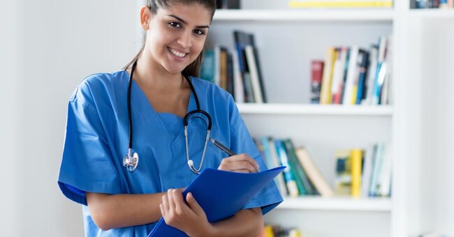 Criticità. In 5 anni gli studenti stranieri in materie sanitarie sono diminuiti del 50% per motivi economici e criticità abitative