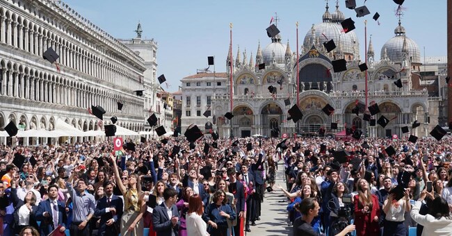 Il fenomeno della dispersione dei giovani laureati è aumentato negli ultimi dieci anni con un saldo negativo tra quelli che vanno all’estero e quelli che rientrano
