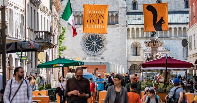 Il titolo scelto per quest’anno è Quo vadis? I dilemmi del nostro tempo. Saranno quattro giorni imperdibili che coinvolgeranno in modalità diffusa tutta la città di Trento 