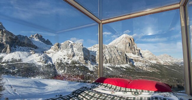 Le stanze panoramiche potrebbero arrivare fino a 172 in totale per soddisfare al massimo 344 persone. I costi di pernottamento sono elevati: 700 euro a notte