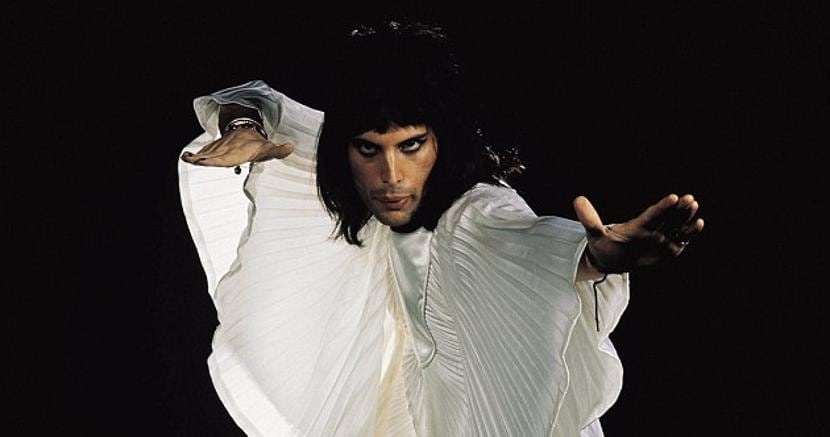 Quando Freddie Mercury Provava A Fare Lo Stilista E Poi Incontro
