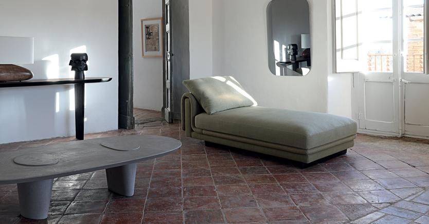 Roche Bobois Underline, chaise longue della collezione Nativ, design Raphael Navot