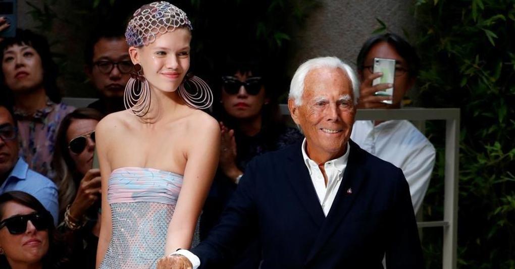 Giorgio Armani, sfilata a palazzo in stile austero e gentile - Le gallery  di tutte le sfilate - Il Sole 24 ORE