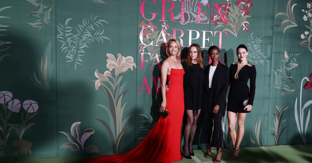 Stella McCartney (seconda da sinistra) premiata ai GCFA 2019 
