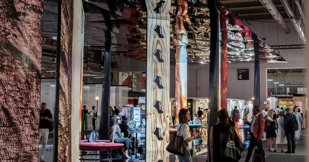 Scarpe il fascino del ben fatto attrae le griffe straniere del lusso Il Sole 24 ORE