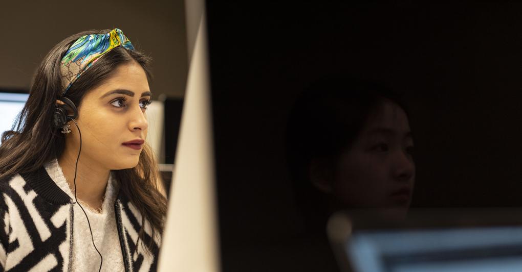 Una studentessa dell’Istituto Marangoni  