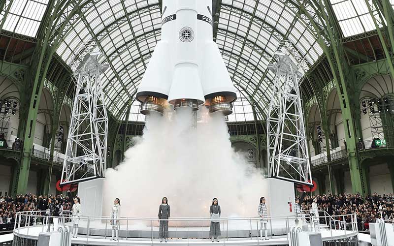 La sfilata Chanel AI 2016-17 